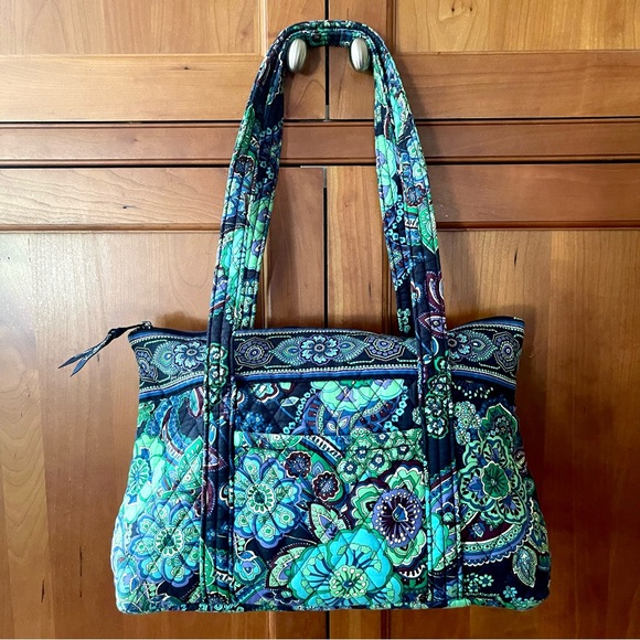 Vera Bradley Paisley Print Quilted Tote & Shoulder Bag & Sunglass Case Set - Picture 6 of 12
